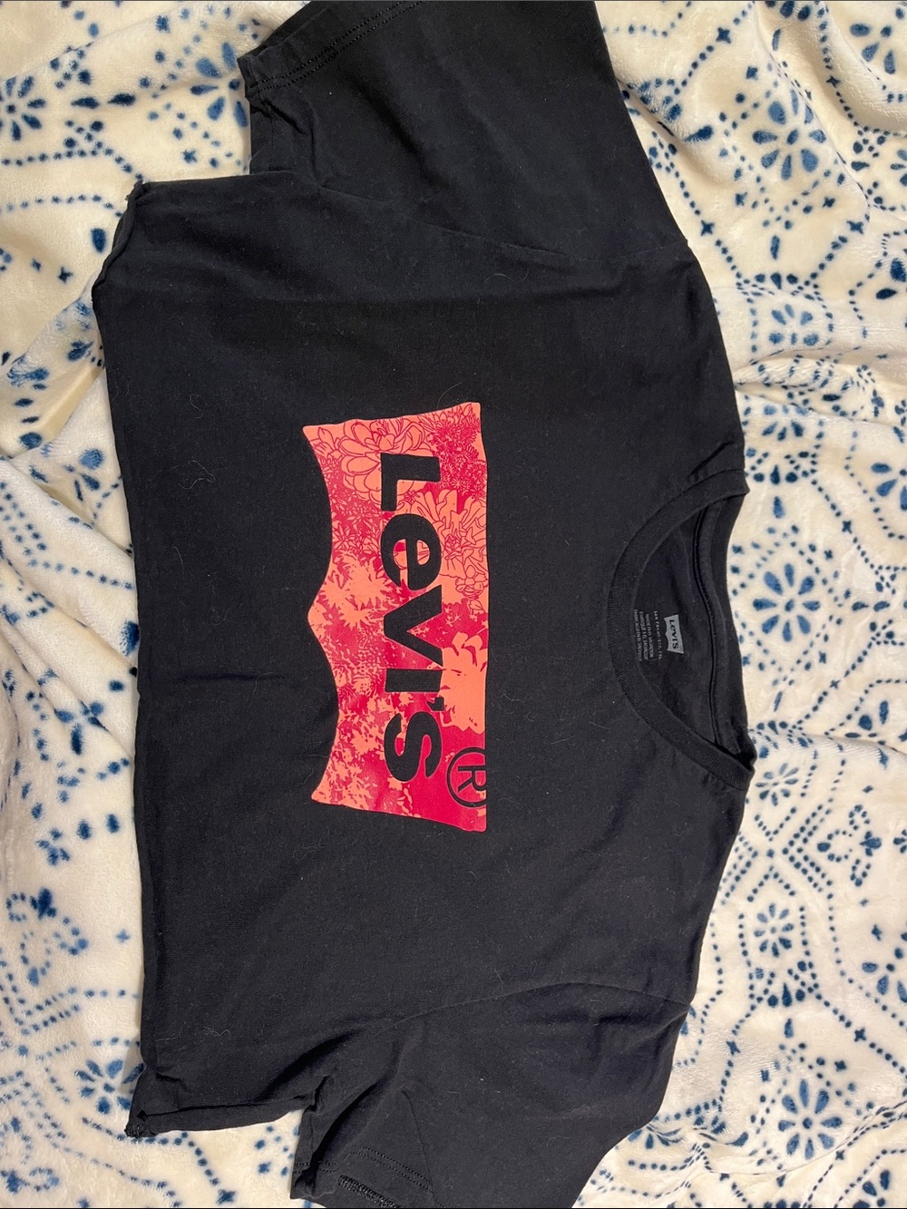 Levi's Cropped Black Logo Tee
